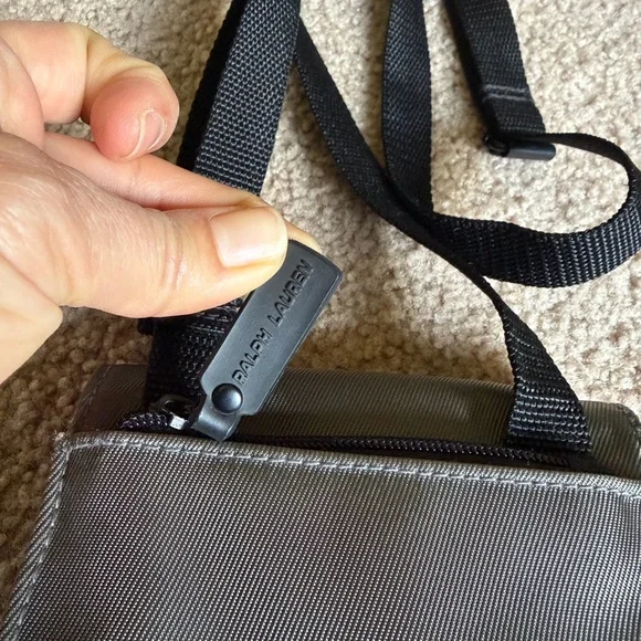 Vintage Polo Sport by Ralph Lauren Grays Silver Crossbody Bag - Picture 3 of 4